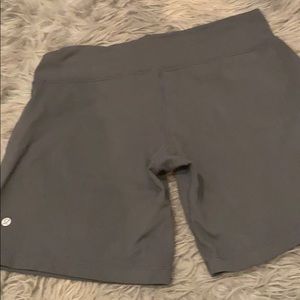Lululemon work out shorts sz 8